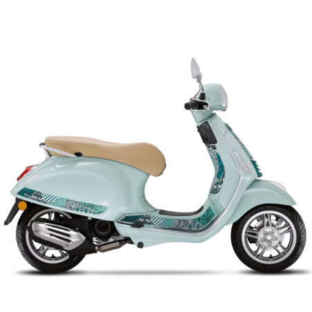 Cumpără Vespa Primavera 50 Batik — Motocicleta cu putere maximă și tehnologie avansată